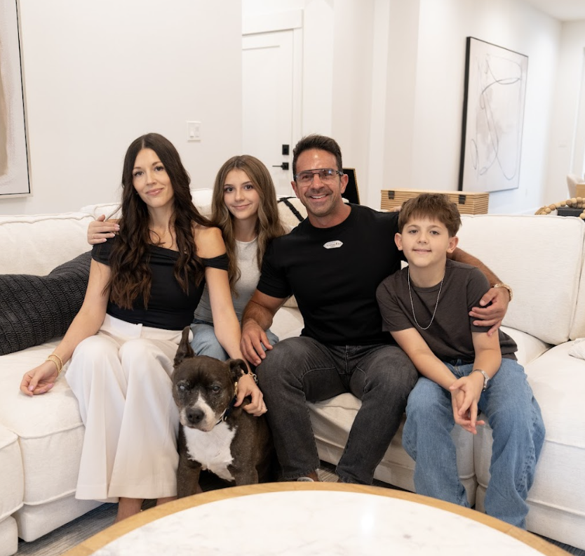 morellifit's tweet photo. 13 years ago:
• Cocaine 4–5 nights a week.
• Bankrupt.
• Addicted.
• Living with my mom at 30.

Today:
• 1M+ followers.
• Thriving businesses.
• A strong family.
• Healthier than I’ve ever been.

I’m proof that no matter how far you fall, everything is still possible. https://t.co/9ZfmUS6VNw