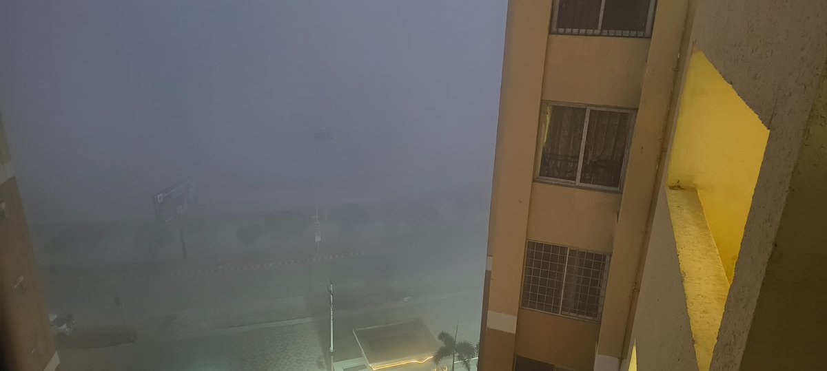 Nitya240283's tweet photo. How could you allow Schools to open at such low temperature of 6° with cold waves, Low visibility and SMOG ???? 
@dmgbnagar @UPGovt @myogioffice @myogiadityanath https://t.co/uQ4OAihsgq