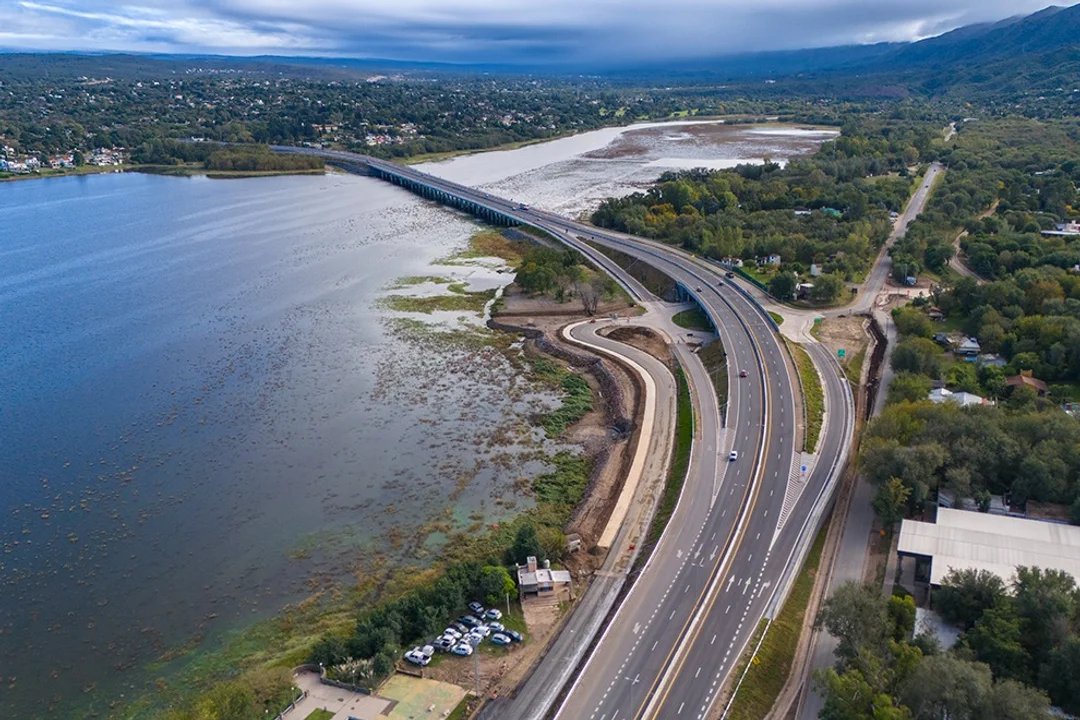 Córdoba ajusta límites de velocidad y endurece sanciones
sinfiltro.ar/cordoba-ajusta…