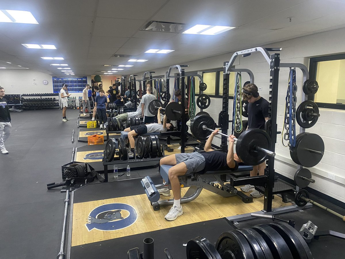 QPantherFB's tweet photo. Another day in the weight room getting stronger! #bethestandard #PPF https://t.co/ZV1miCF17U