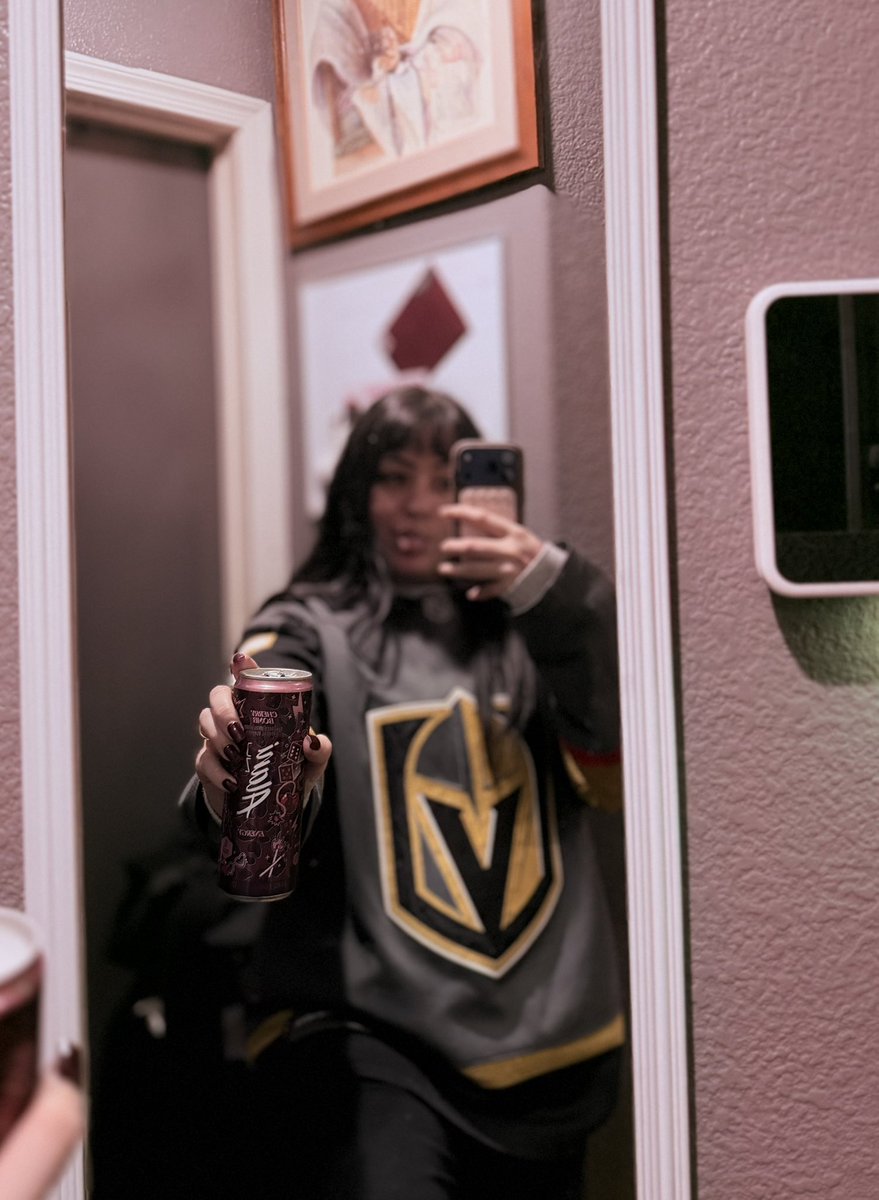 venusiity's tweet image. first hockey game of da year ft my cherry alani