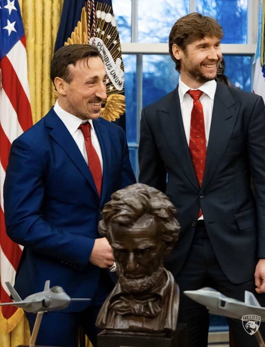 Bruinussy's tweet image. MARCHY YOUR SISTER IS GAY WHAT ARE YOU DOING??