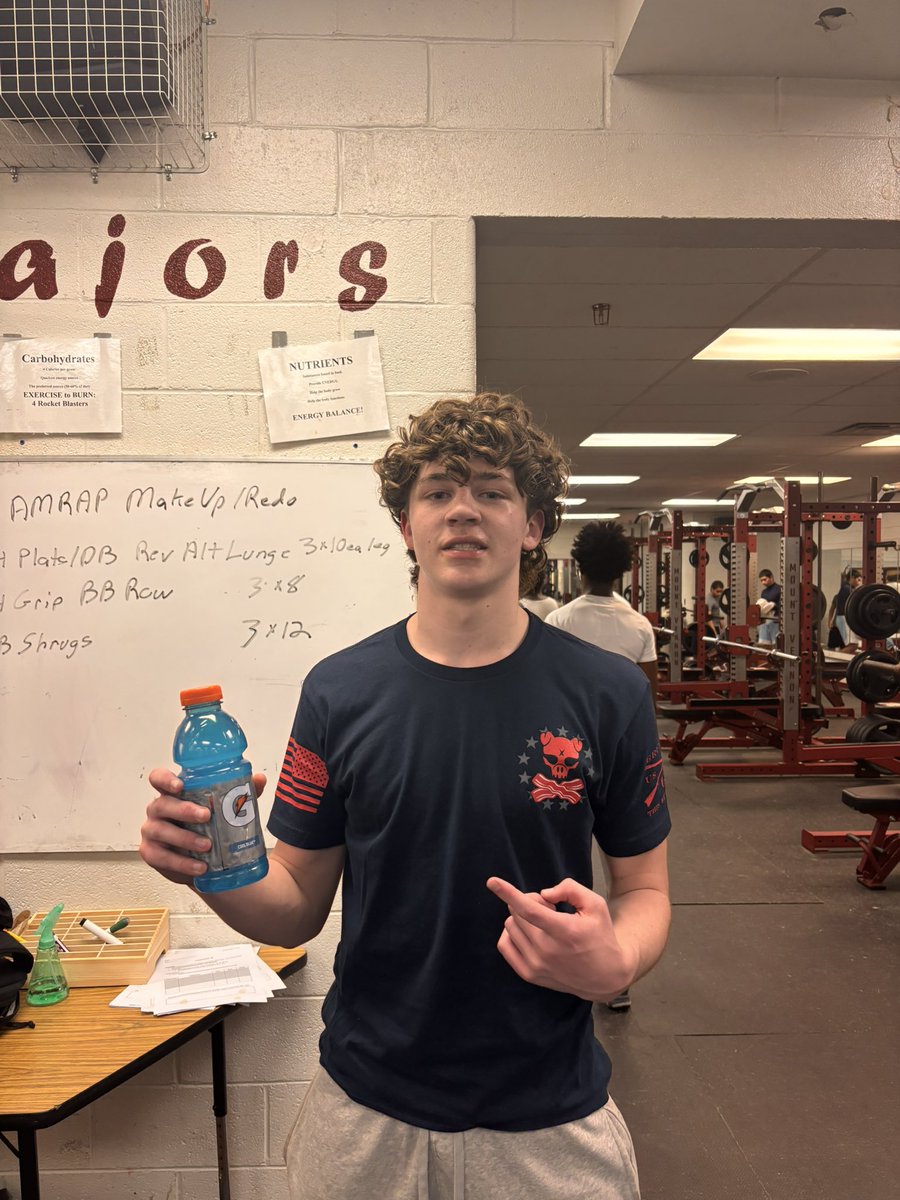 MVMajorFootball's tweet image. STRONG finish to the end of week 2… it’s too easy to be average! Take the next step to being great! 

Shoutout to @Treavorolmstea4 for his win this week in our competition! 6+ minute wall sit!!