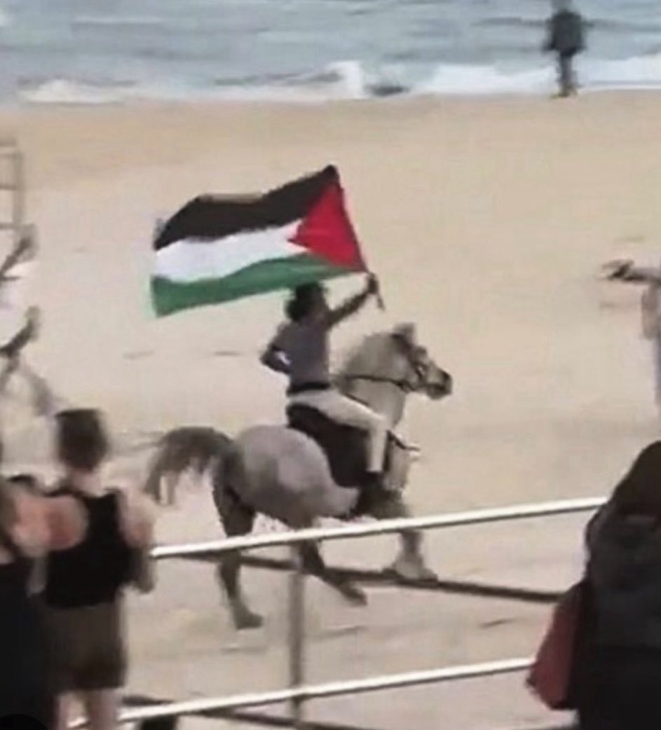 MenachemV's tweet image. Amnesia ?

Australian Prime Minister @AlboMP says he had “no prior knowledge” of threats to Jews at Bondi

So he forgot about mobs intimidating Jewish Australians on Bondi Beach for months before the massacre ?

Failure to act has consequences

@AlboMP has blood on his hands