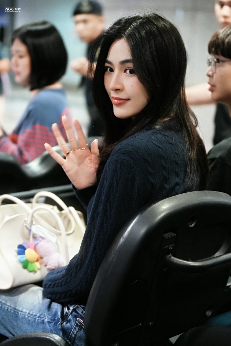 NEED this pretty girl 

#linglingkwong #หลิงหลิงคอง