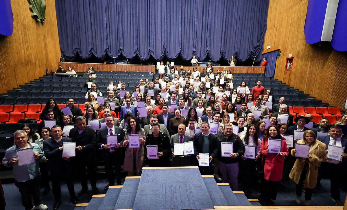 Un gusto participar en la “Campaña por la Alfabetización” del <a href="/INEA/">INEA</a> , una causa profundamente humana que transforma vidas. Desde el <a href="/CONALEP_Mex/">CONALEP</a> seguiremos impulsando acciones que garanticen que nadie se quede atrás, sumando a nuestras y nuestros estudiantes como agentes de