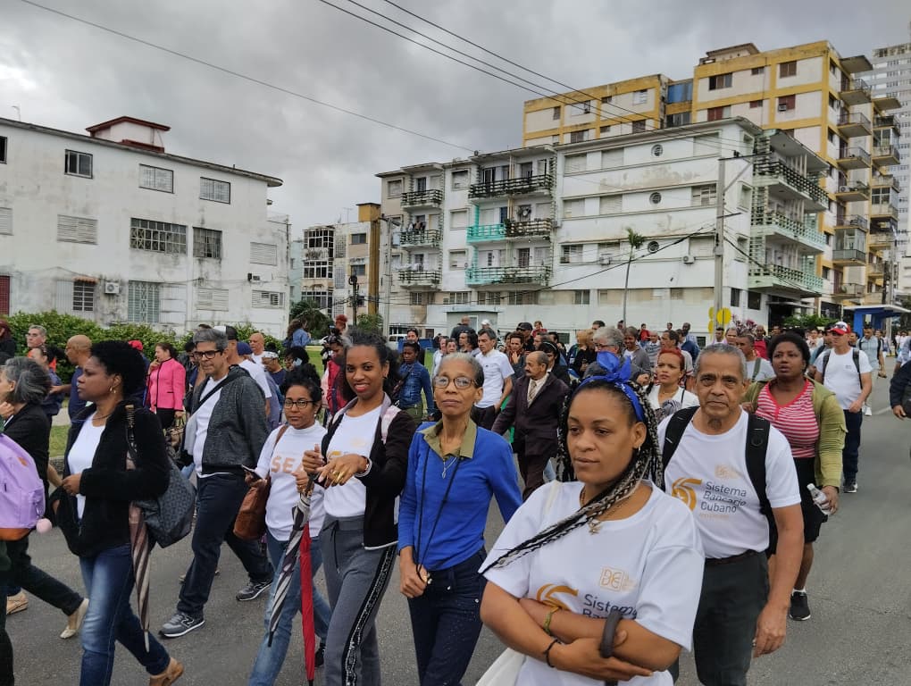 🇨🇺 Una vez más el Sistema Bancario y Financiero desde la primera trinchera de lucha, pues aunque el dolor de #Cuba es profundo, nuestra dignidad es inquebrantable.

#HonorYGloria
#CubaHonra