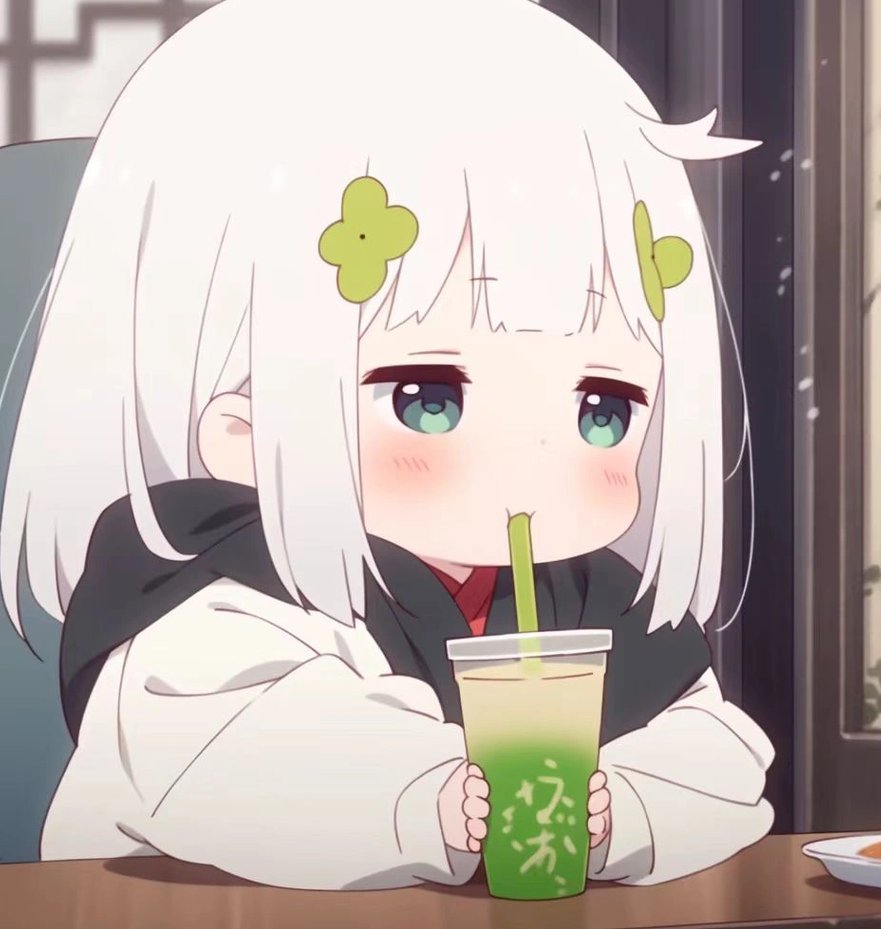 jaycre's tweet image. 新しいヨガポーズに挑戦中
バランス感覚が試される 🐛