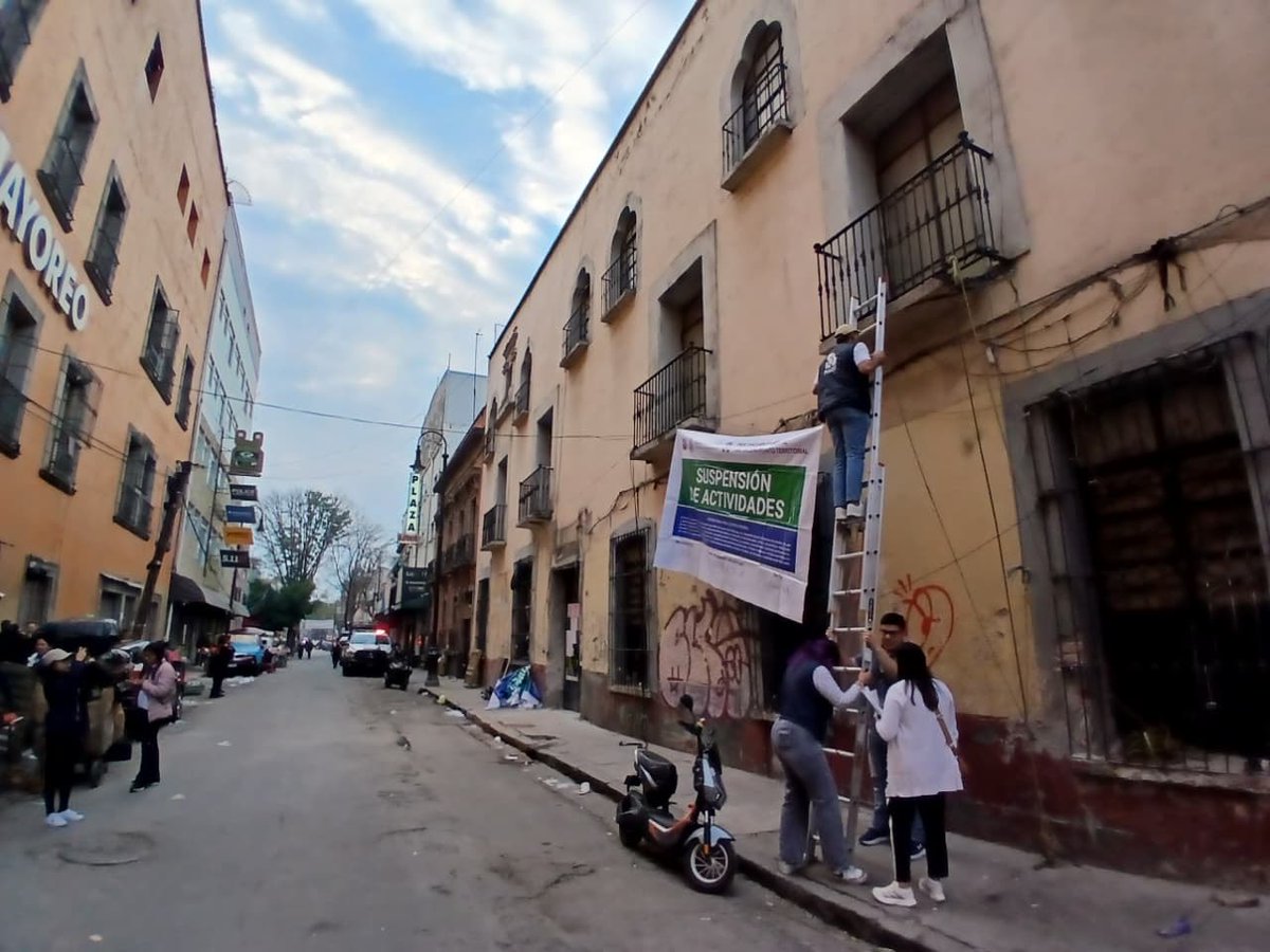 PAOTmx's tweet image. ✅ En coord. con la @SSC_CDMX, hoy colocamos Sellos de Suspensión de Actividades en un inmueble catalogado por su valor patrimonial ante el #INAH, ubicado en calle Nicaragua, col. Centro, @AlcCuauhtemocMx, tras constatar trabajos de construcción sin los permisos correspondientes.