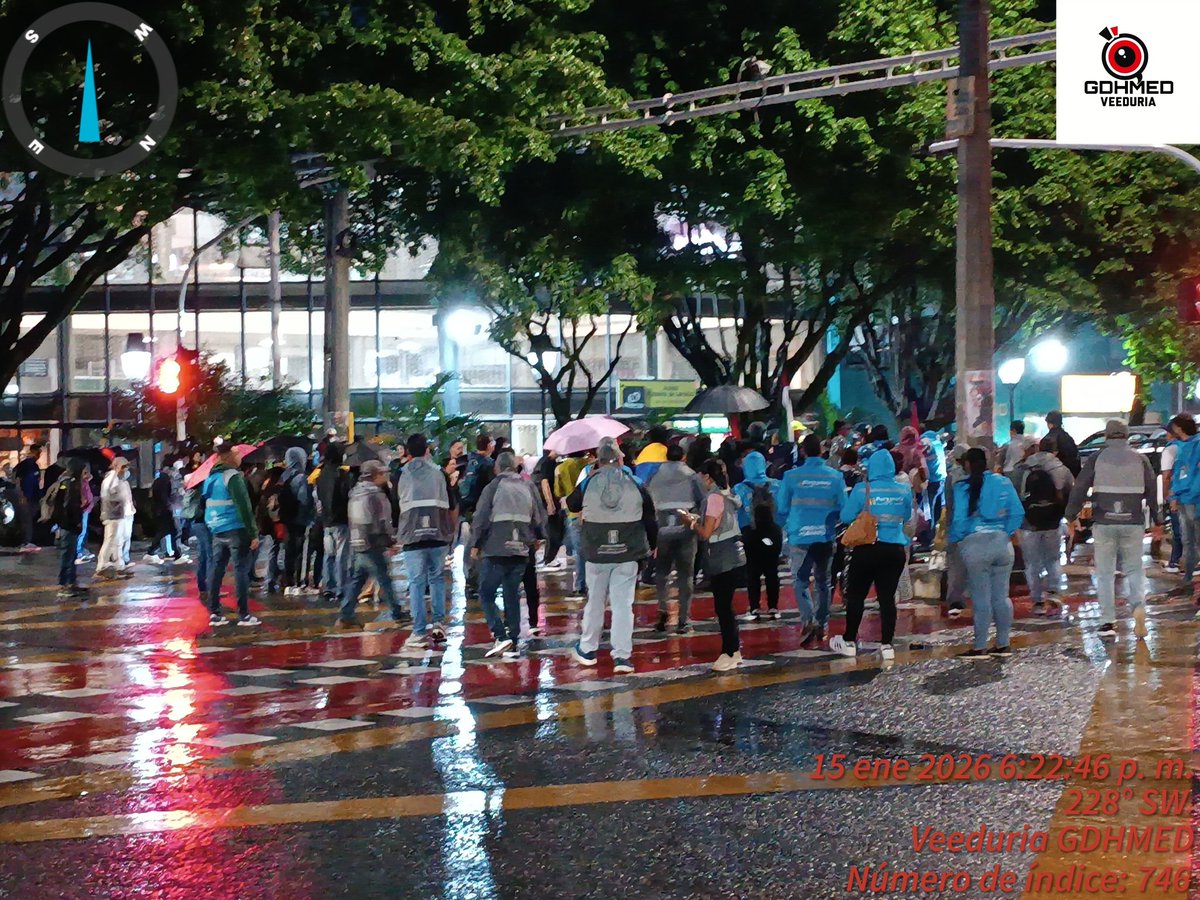 En #Medellin,
Nuestro equipo acompañó movilización coudadana realizada por un grupo de personas, en rechazo de las intervenciones de EE.UU en américa latina, movilización denominada "Movilización nacional Antiimperialista", está se desarrolló en inmediaciones del <a href="/POLIJIC/">Politécnico JIC</a>.