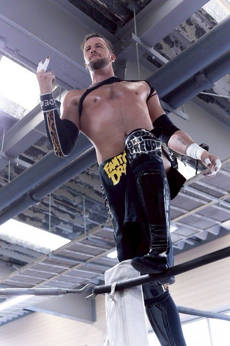 ボートレース楽しかった！
試合やじゃんけん、レースの合間にちょっとしたお祭りみたいな感じだったよ。
もちろんビールと食べ物も最高！✨
#FANDORA #ddtpro