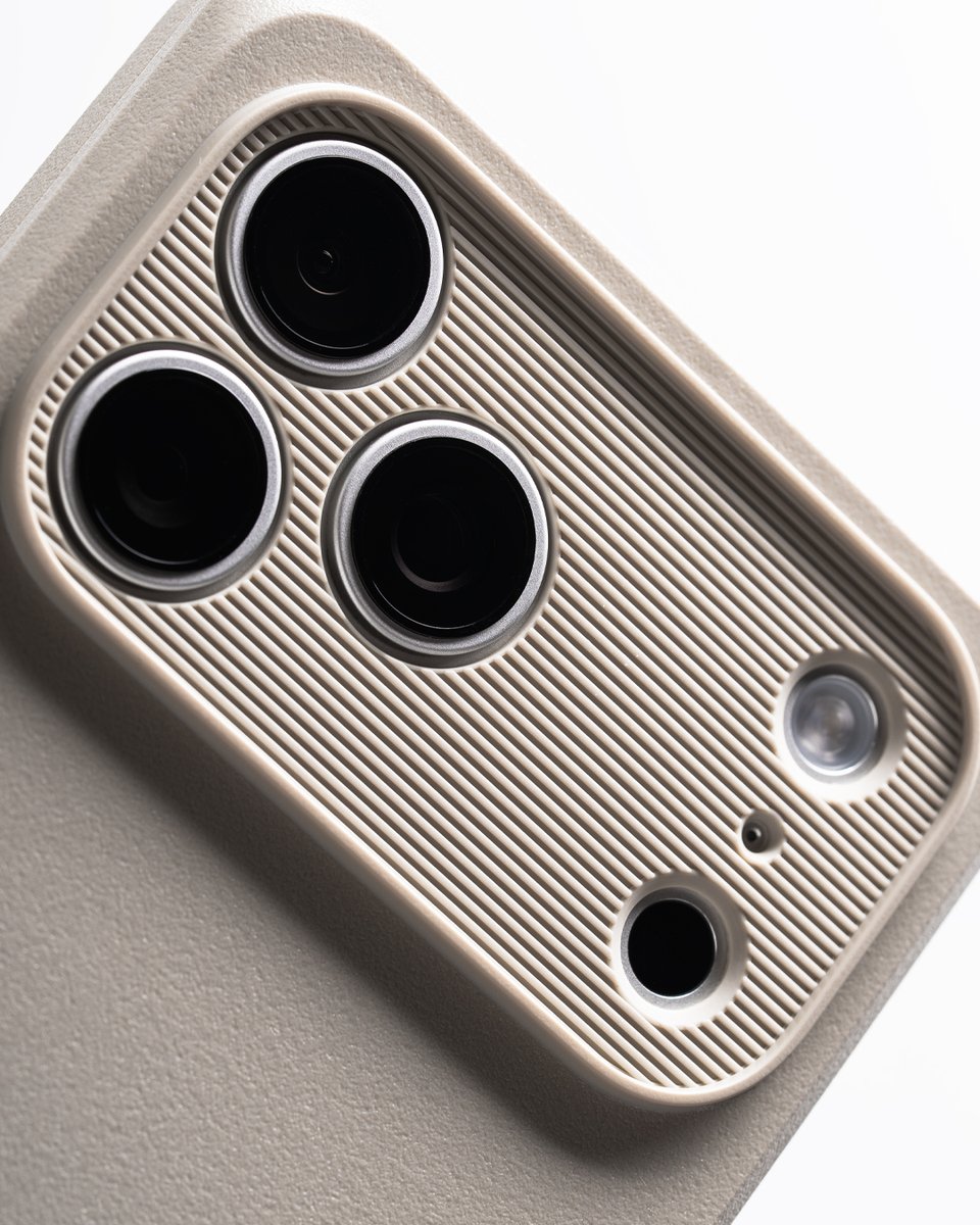 spigen's tweet image. a closer look.