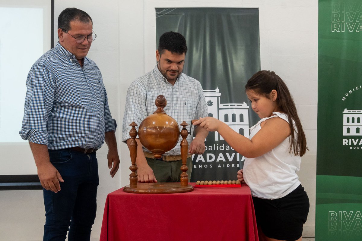 📢 83 FAMILIAS DE RIVADAVIA YA TIENEN SU LOTE 

Este jueves, en el CIC Los Sauces, se realizó el sorteo de ubicación de lotes de la Etapa 1 del programa municipal Rivadavia Mi Tierra.

💪🏻🏡 Un paso más hacia el sueño de la casa propia.