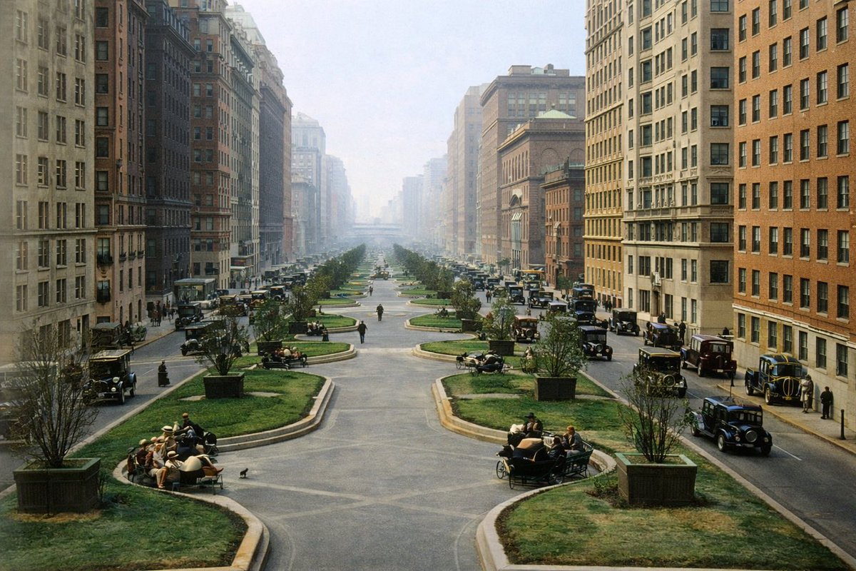 andruyeung's tweet image. Park Avenue in the 1800s was literally a park

They covered up the railroad tracks running down the middle and turned it into a landscaped garden.

Families could stroll through. People would hang out in the middle of what’s now one of the most expensive streets in the world.…