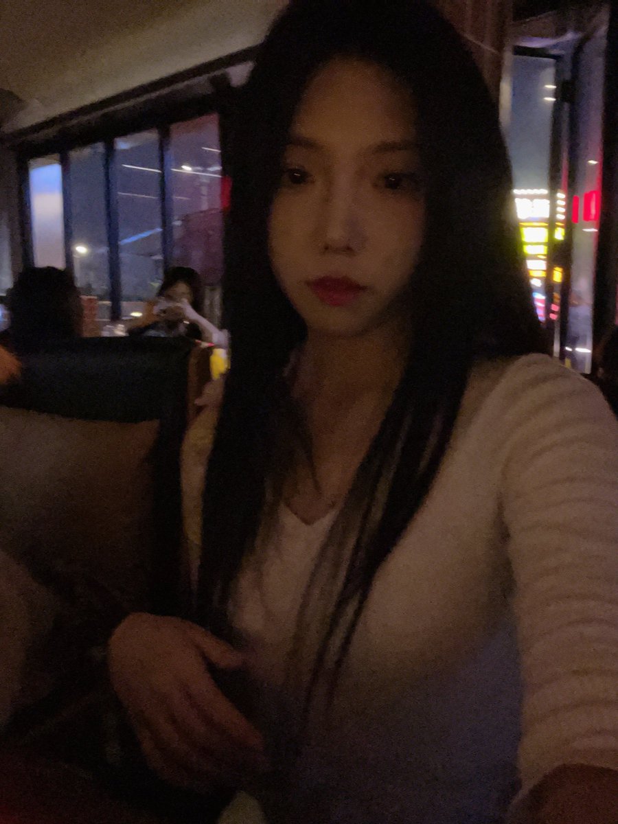 ccdr1015's tweet photo. 我没有控制欲 只是希望你做什么事都能给我拍照分享 没有一定要你报备的意思 你在路上开车走路吃什么和谁一起玩 最好也通通拍给我看 没有强制要求你的意思 记住了吗 现在 把那个拍给我看 https://t.co/DGY2wqME1v
