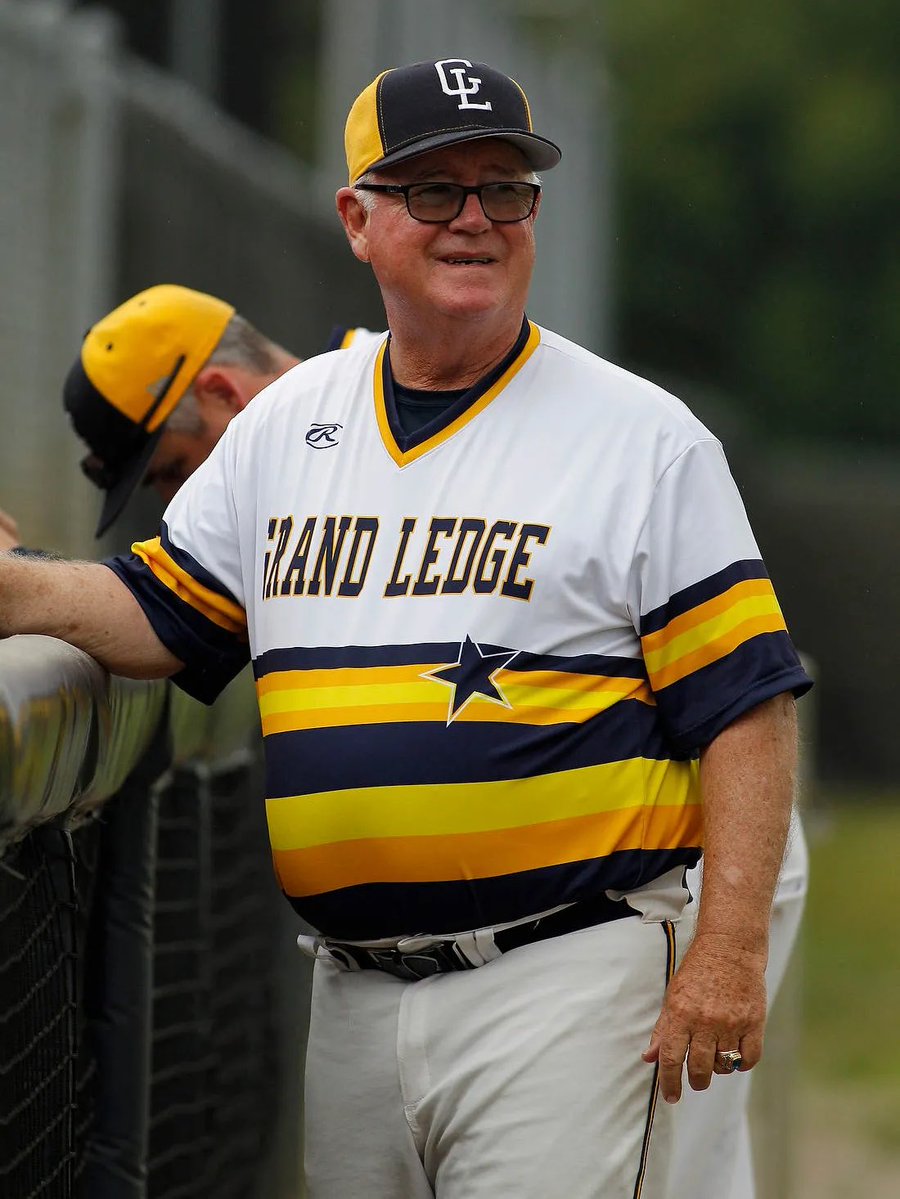 BASEBALLGL's tweet image. Celebrating National Hat Day! @MHSBCA1 I think we know which team has the best hat in the state👀👇@glhsathletichof