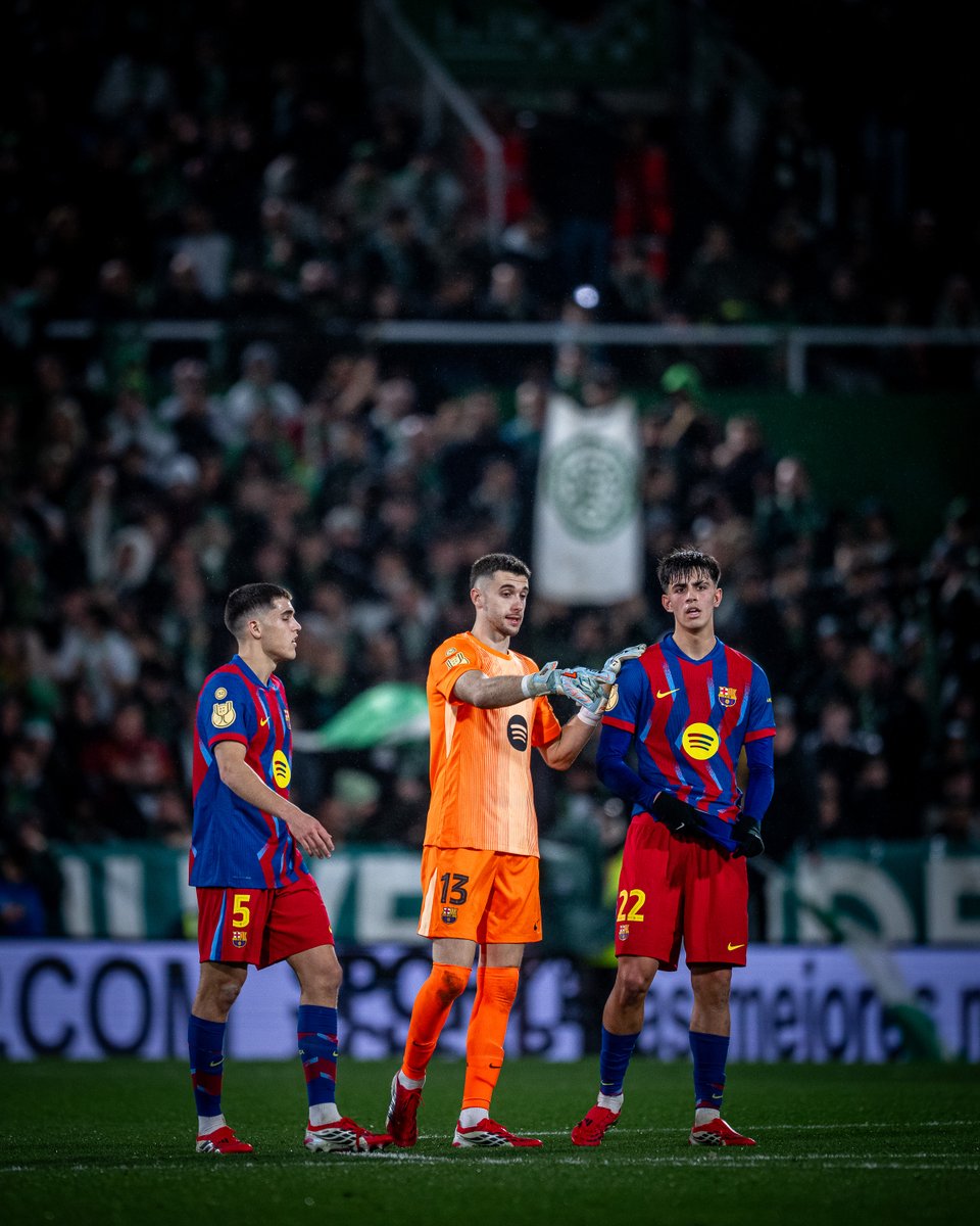 58' Changement pour le Barça : ⬆️ Fermin Lopez entre en jeu ⬇️ Marc Bernal sort #RacingBarça (0-0)