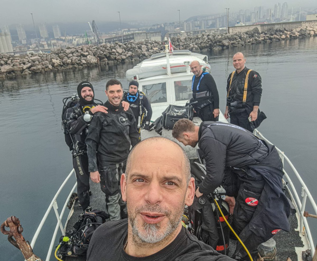 na danasnji dan prije 49 godina, ispred rijecke luke, potonuo je ciparski brod sigrid. zaronom na olupinu zabiljezili smo obljetnicu tog dogadjaja i uznemirili monstruma od ugora koji ocito dobro i dugo zivi u utrobi nekadasnjeg broda.