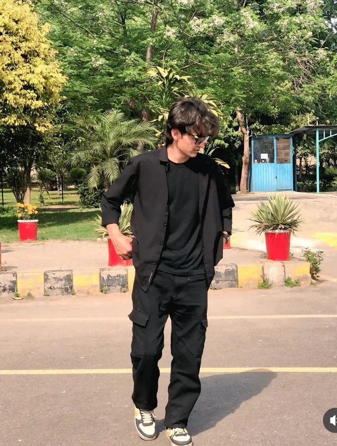 aleesikhawat007's tweet image. Built on comfort, finished with style 💯

#aleesikhawat007 #comfortfit #streetstyle #fashiondaily #ootd