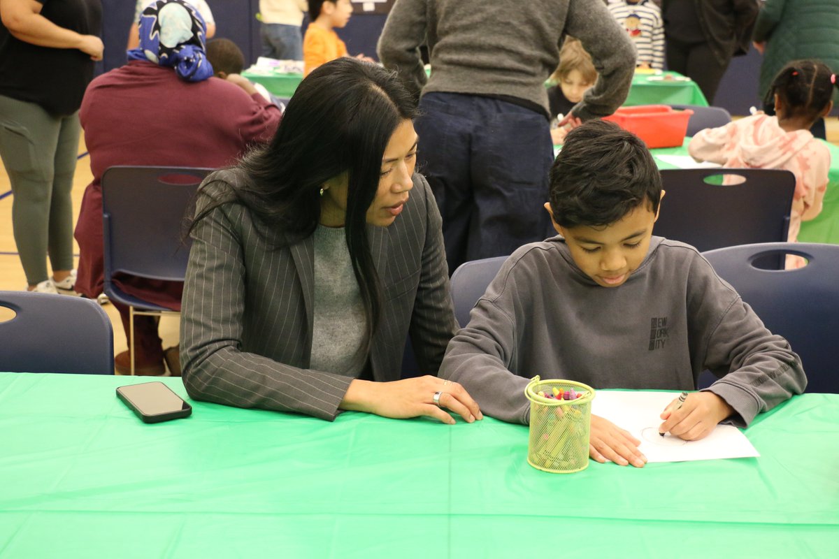 LearningSpring's tweet image. Today, LearningSpring School hosted its annual Art Show—celebrating creativity, self-expression, and the incredible talent of our students 🎨✨
A special shoutout to Ms. Jess for helping bring students’ wonderful imaginations to life!