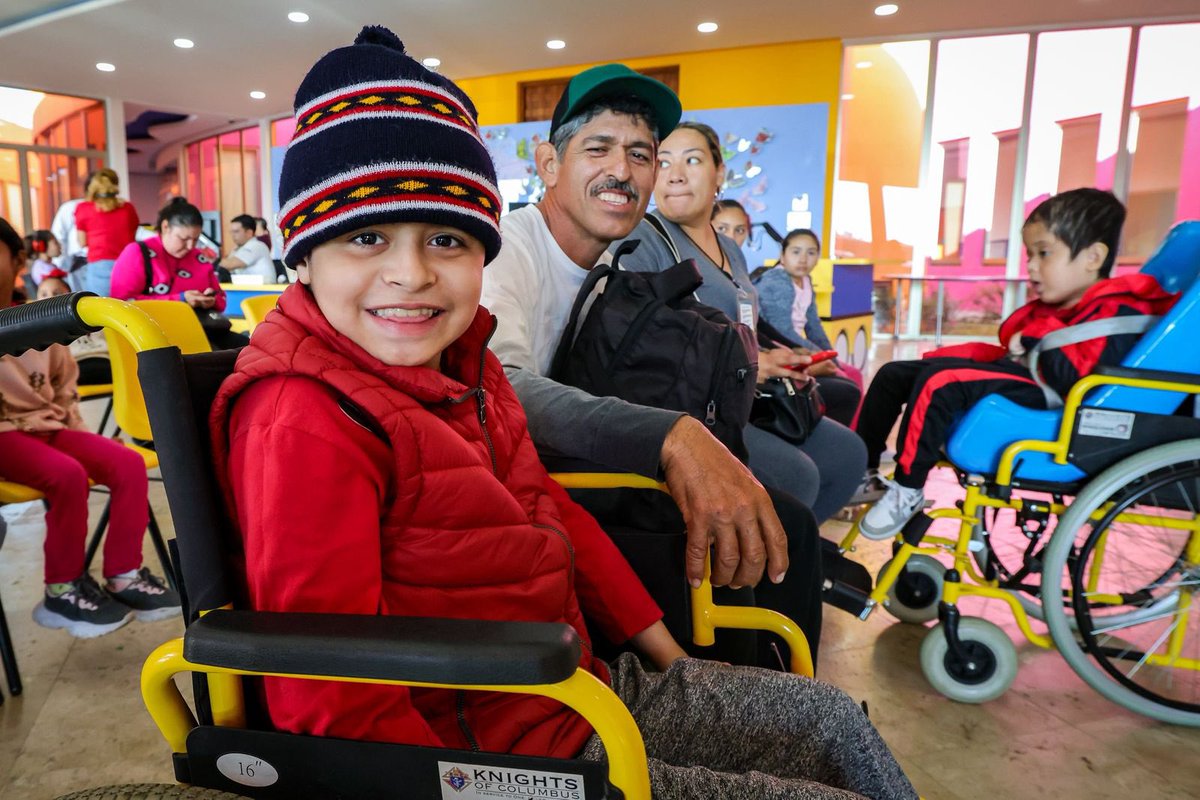 Cada avance personal y familiar, nos llena de alegría. Detrás de cada paso hay mamás y papás atentos, que confían en que sus hijas y sus hijos no tienen límites para superar cualquier adversidad. Esa esperanza y ese esfuerzo, se construye día a día.

#DIFSinaloaContigoSiempre