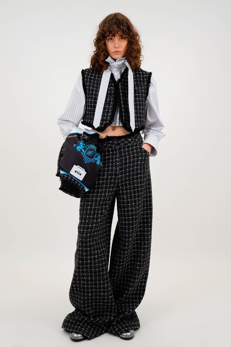 kendam_com's tweet image. MSGM Pre-Fall 2026 Collection Lookbook kendam.com/news/lookbooks…

#MSGM #PreFall2026 #PF26 #Lookbooks #Italy #Kendam