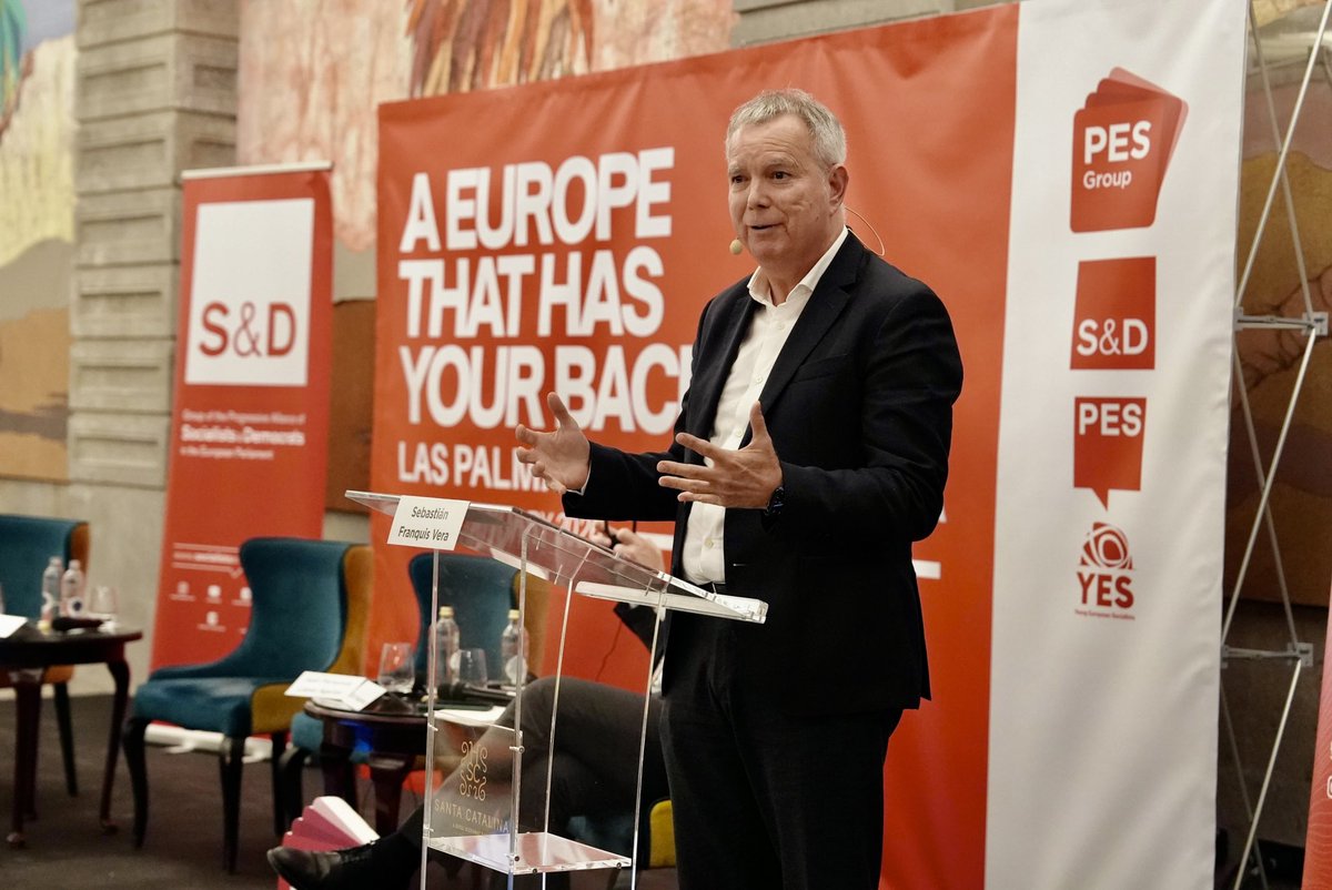 Hoy, en el encuentro de líderes europeos, defendí que Europa debe proteger lo esencial: la calidad democrática. 

Para Canarias, el acervo RUP: cohesión, POSEI, vivienda y recursos justos para competir en igualdad. 🇪🇺🇮🇨