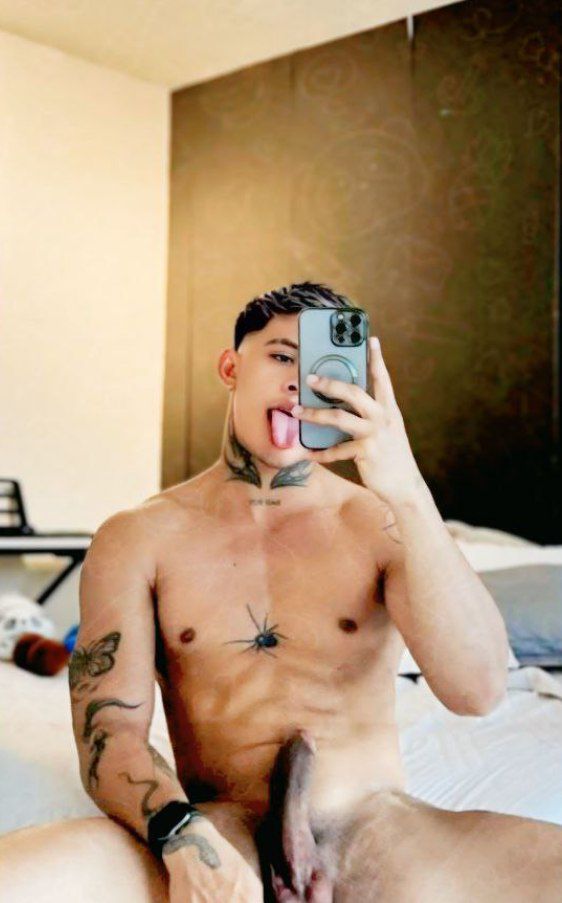 World Twinks tweet media