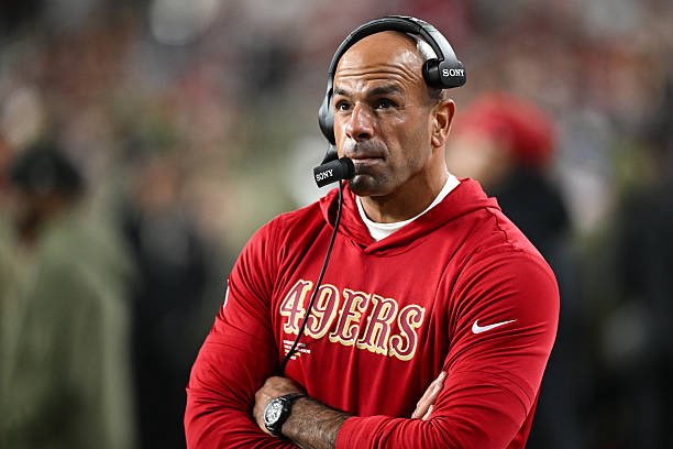 AdamSchefter's tweet image. 49ers defensive coordinator Robert Saleh is scheduled to interview late tonight for the Arizona Cardinals head coaching job.