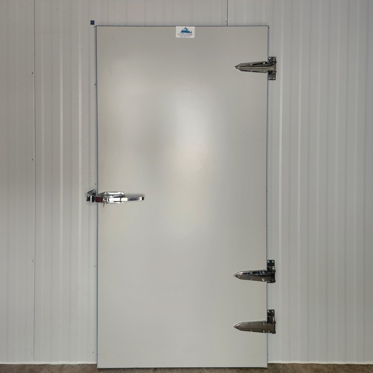 AllCoolers's tweet image. Chill out with our latest project!

Handy Stop in Bastrop, LA just got an upgrade! Check out this sleek 8'8"x21'x8'H walk-in cooler with top-tier features. Ready to elevate your space? Contact us at allprocoolersllc.com!

#AllProCoolers #WalkInCooler #CoolerUpgrade