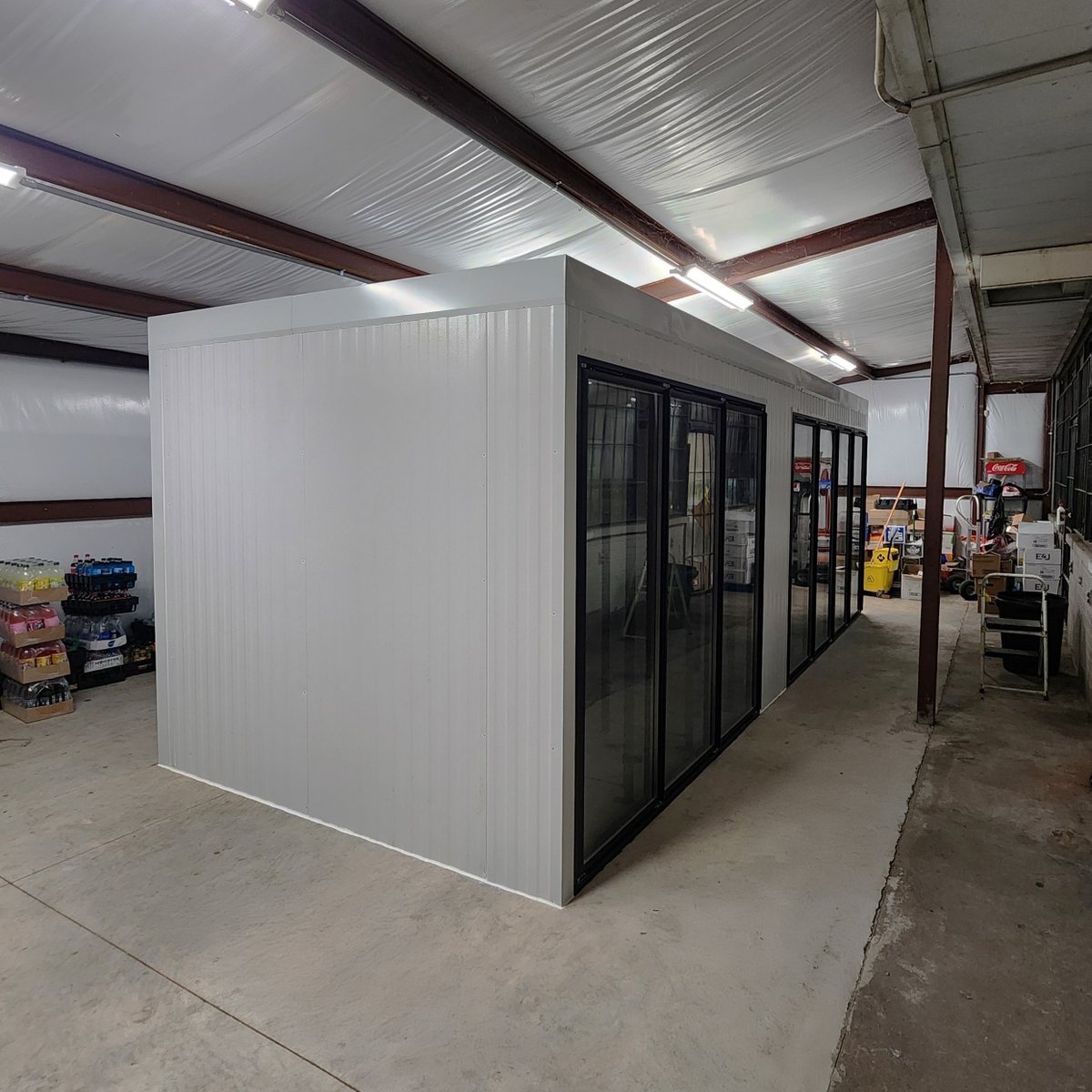 AllCoolers's tweet image. Chill out with our latest project!

Handy Stop in Bastrop, LA just got an upgrade! Check out this sleek 8'8"x21'x8'H walk-in cooler with top-tier features. Ready to elevate your space? Contact us at allprocoolersllc.com!

#AllProCoolers #WalkInCooler #CoolerUpgrade
