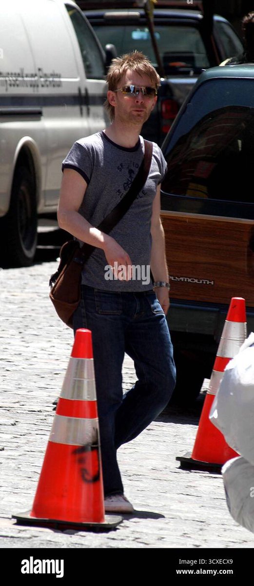 idiotequemoron's tweet image. This photo was now published in higher quality… Thom spotted in SoHo (10th June, 2003)