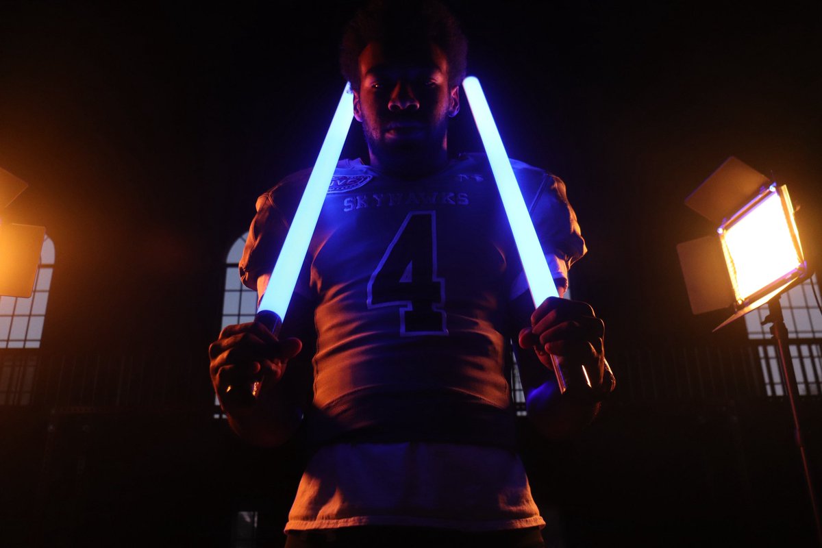 Lou(is) English tweet media