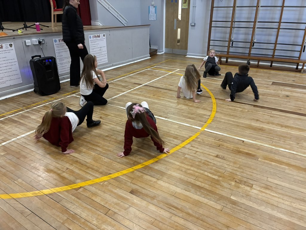 StSerfsMrsEaston tweet media