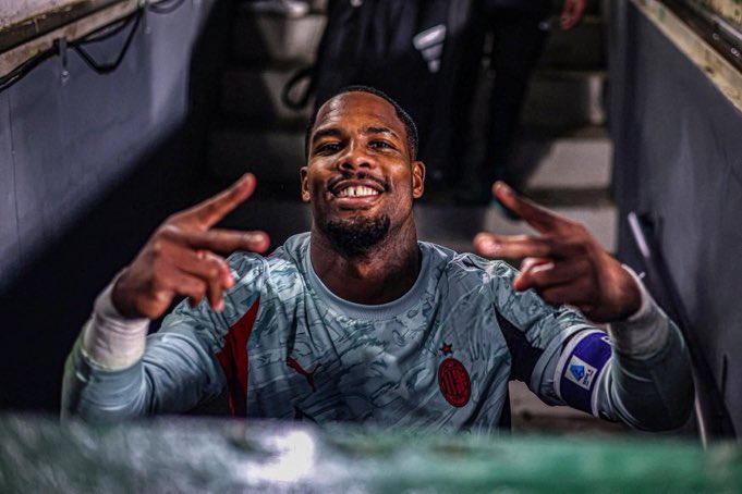 MilanEye's tweet photo. 🚨 Maignan is very close to renewing his contract with Milan until June 2031. Milan count on having his signature on the new contract shortly

[@DiMarzio] https://t.co/PUqkWMYWrE
