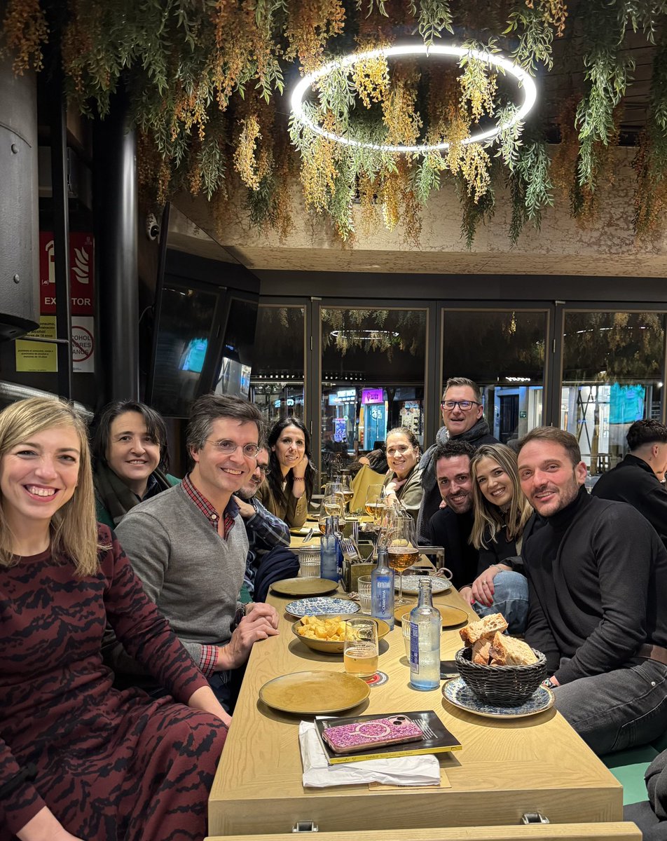 💡Boas ideas e moito traballo por diante. 💙 Equipo e compromiso con Santiago.