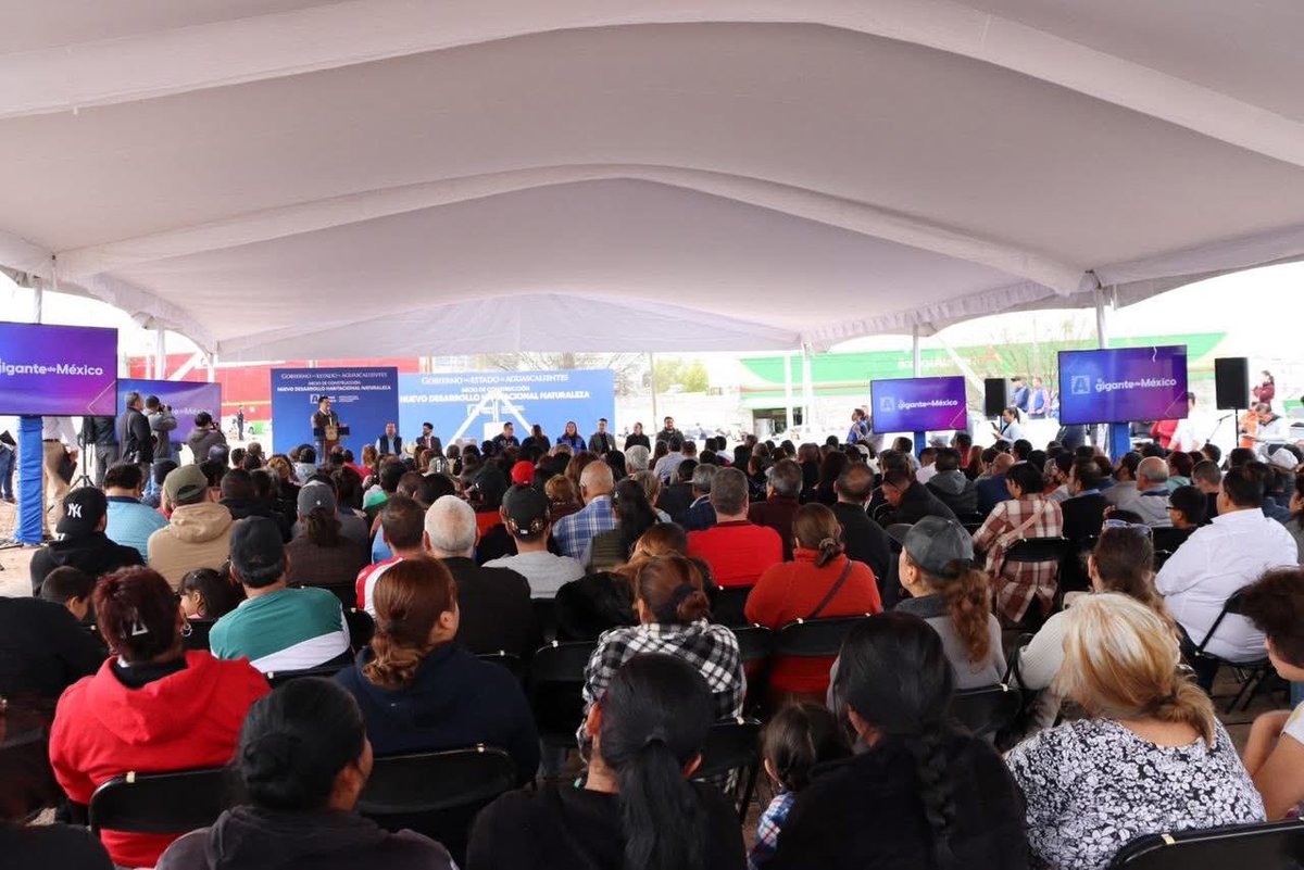 #Aguascalientes | La colocación de la primera piedra del desarrollo habitacional Naturaleza marca el inicio de un proyecto enfocado en taxistas y trabajadores del volante.

Este desarrollo fortalecerá la certeza patrimonial y seguridad habitacional de las familias beneficiarias.