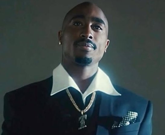 a_Rezy187's tweet photo. قال توباك ذات مرة:لديهم المال للحرب دو لكن لا يستطيعون إطعام الفقراء. 

2pac once said They have money for war but can't feed the poor.
#2pac
#oldschoolrap https://t.co/j2x9oPUoGF