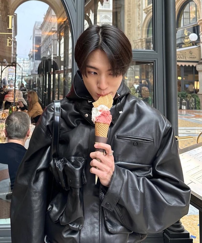 lnwmark every day i pray and cry tweet media