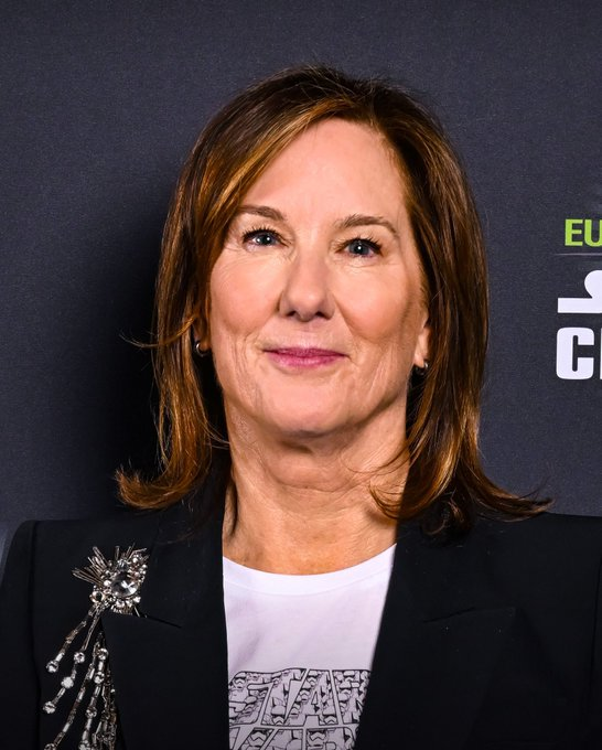 SWEchoes's tweet image. C’EST OFFICIEL : KATHLEEN KENNEDY QUITTE LUCASFILM !

Dave Filoni prend la tête du studio en tant que président et directeur créatif, Lynwen Brennan devient co-présidente et s’occupera du côté business et stratégique du studio.