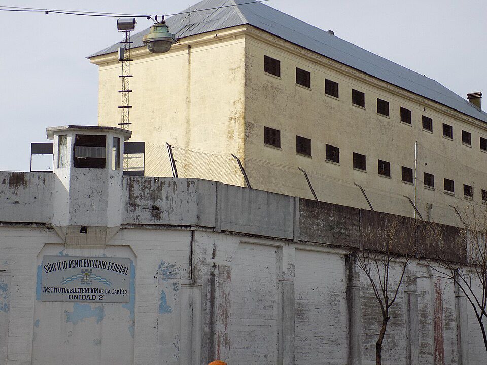 DESPÍDANSE DE LA CÁRCEL DE DEVOTO QUE SE VA.

Estamos cumpliendo con un reclamo histórico de los vecinos y de la justicia, que la gestión anterior de la Ciudad había abandonado.

Gracias al trabajo conjunto entre el Gobierno Nacional y la Ciudad vamos a cerrar definitivamente la