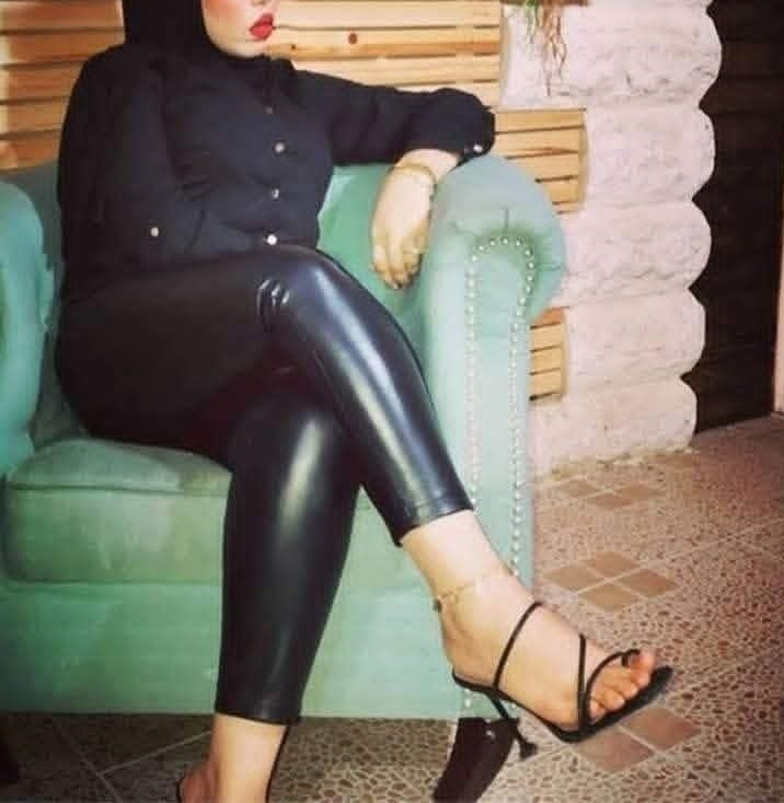 mlykh329304's tweet photo. علبة السجاير والولاعه وتعالالي ي روح امك 
تحت امرك يا ست الكل 
خد خد بس رايح فين افتحلي بوقك امال هطفي السجاير فين😂🤭
#ميستريس #سليف #ديرتية #فحله #سادية  #متحرره_للزواج #سالب #بنوتي_دلوع #بنوتى_ناعم #بنوتي_مفتوح #سوالب #ازواج_متحررين #عمه_لكل_كلب https://t.co/cbyKAzGvMH