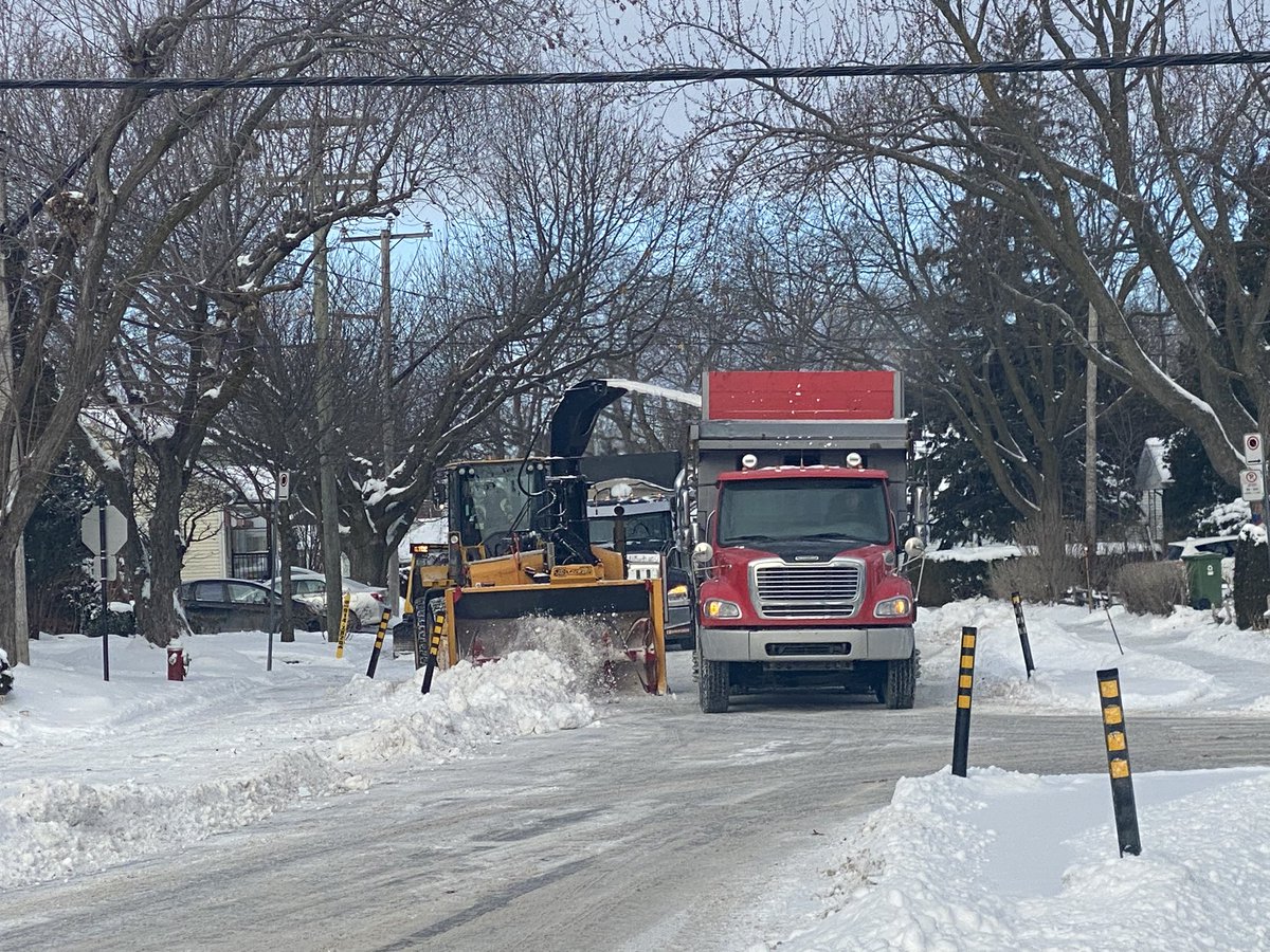 ❄️❄️❄️🚜🚚🚚🚛🚚❄️❄️❄️🚙

Une quatrième campagne de chargement de la neige se profile à Montréal!

👉 Détails sur infoneige.ca