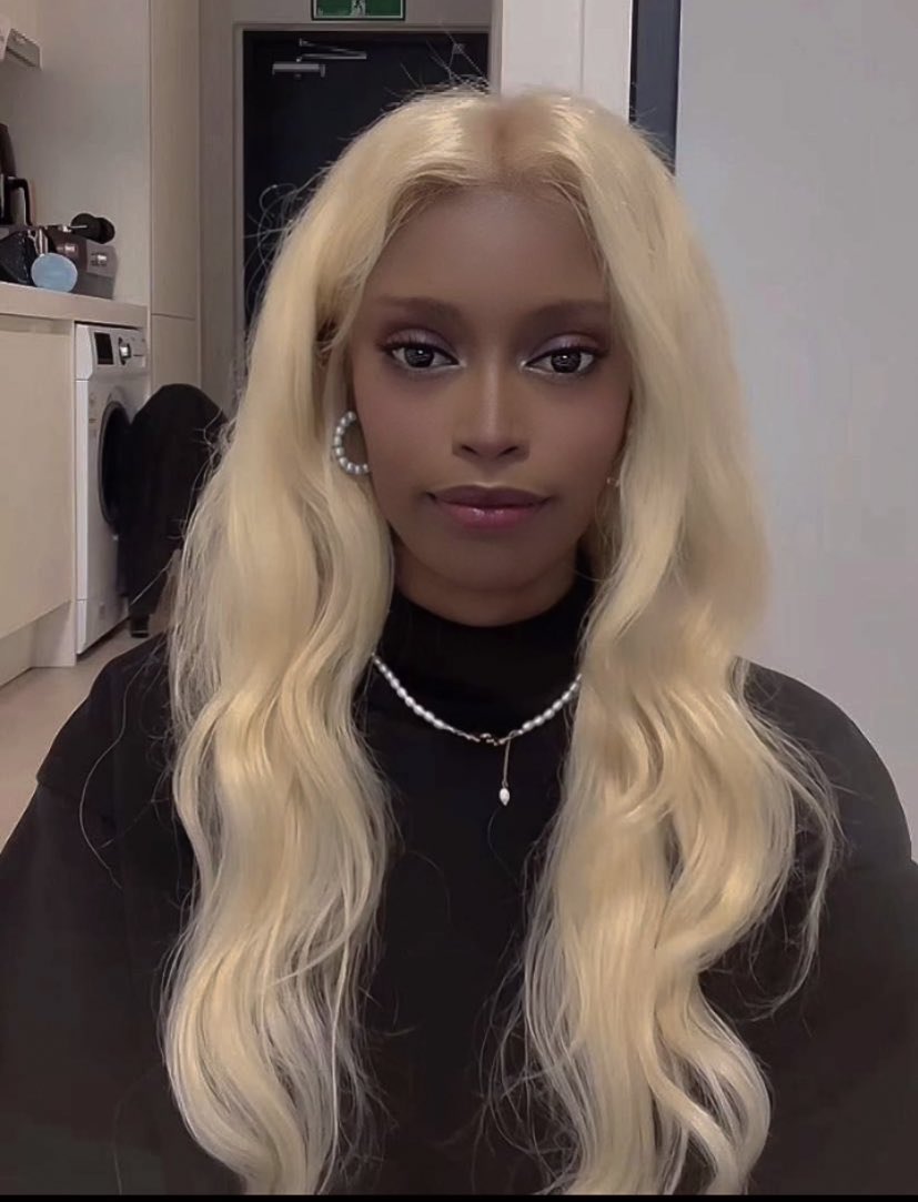 prettyrihanata's tweet image. We demand DR Music address the continuous sidelining of BLACKSWAN’s Leader Fatou.

BLACKSWAN is a 4-member group.
Excluding Fatou from contents and not reposting her solo posts or activities and is unacceptable.

RESPECT FATOU
RESPECT BLACKSWAN (4)
#JusticeForFatou #Blackswanis4