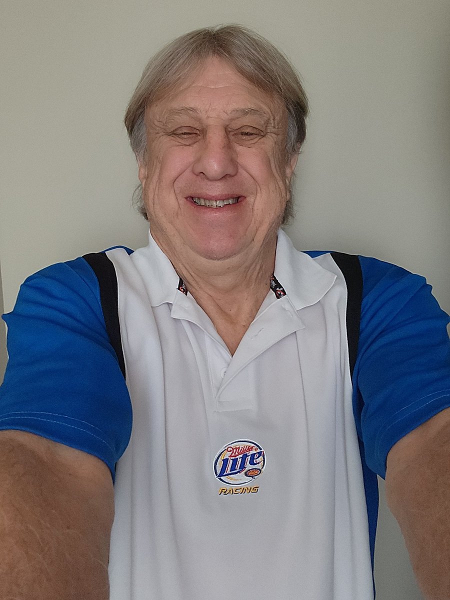 Im looking for a fun affectionate sexual woman for dating companionship fwb. Im available