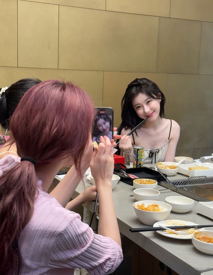 chaersnow's tweet image. 🦋