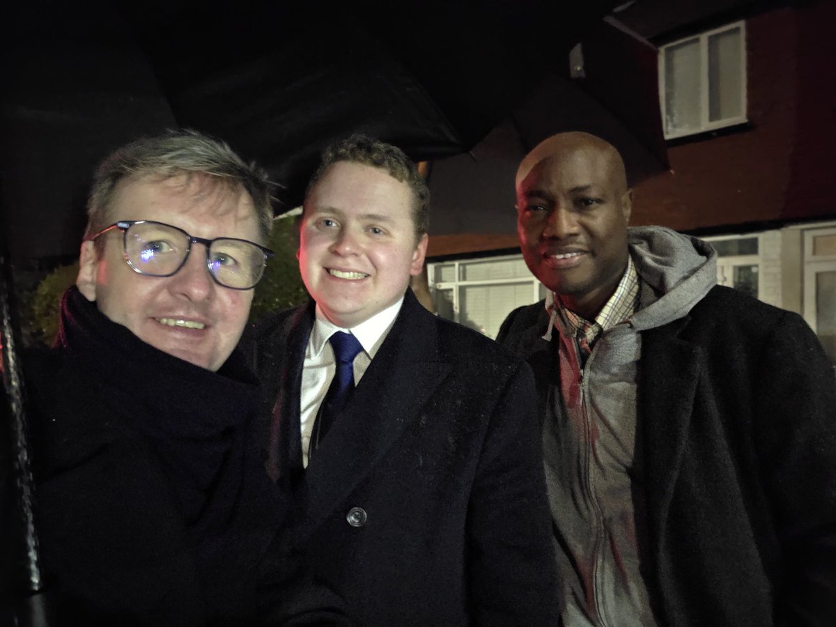 The weather was horrendous but such a great response talking to my neighbours in Waddon this evening 💙

<a href="/CroydonTories/">Croydon Conservatives 🇬🇧</a> <a href="/JasonForCroydon/">Jason Perry - Mayor of Croydon</a>