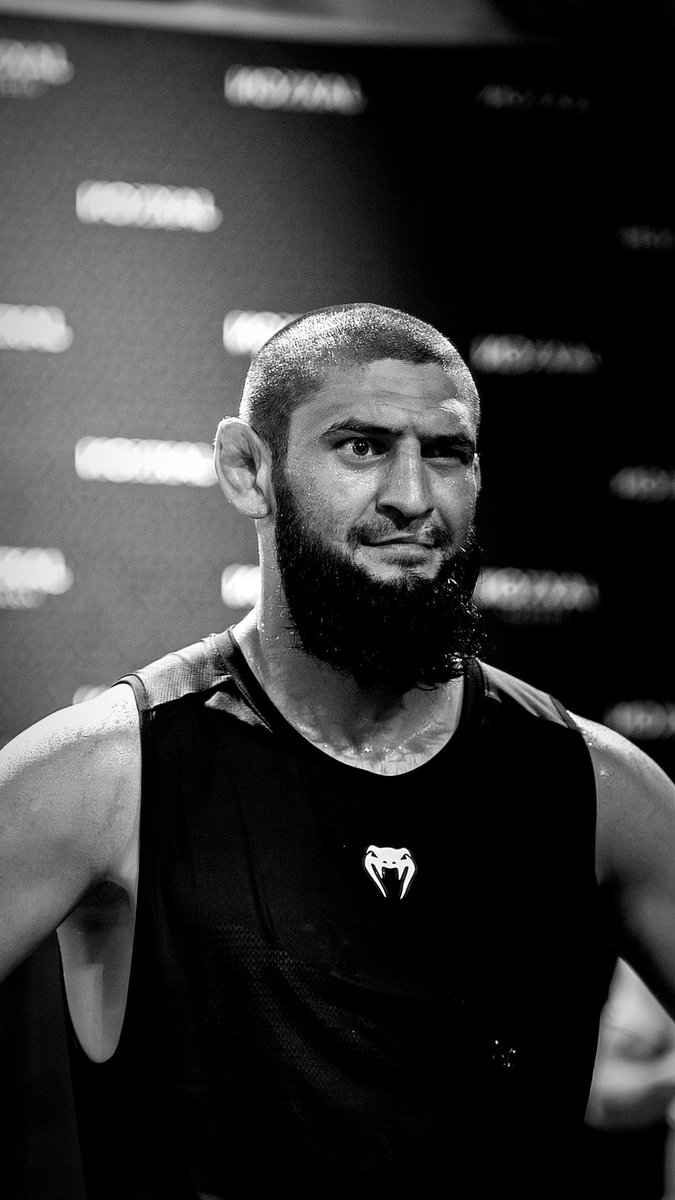 dünyada dövemeyeceğin kimsenin olmaması nasıl bi duygu acaba