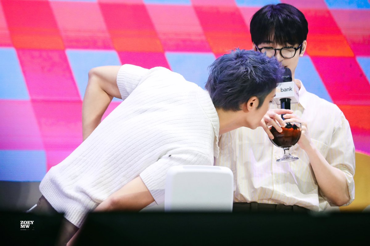 yohanbaekwon's tweet image. Mingyu naik mobil plat MW 210

MW = Minwon
210 = Bulan 2 tanggal 10 

➡️ event mingyu wonwoo allobank 🥹
Uri papa papi 💜💚