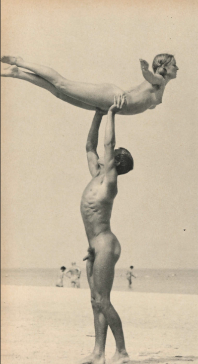 NudistLibrary's tweet image. Nobody puts Baby in a swimsuit. 

📸 Nudist Way of Life magazine